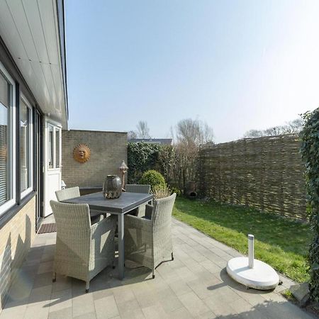 Attractive Bungalow With Modern Furnishings Sint Maartensvlotbrug Εξωτερικό φωτογραφία