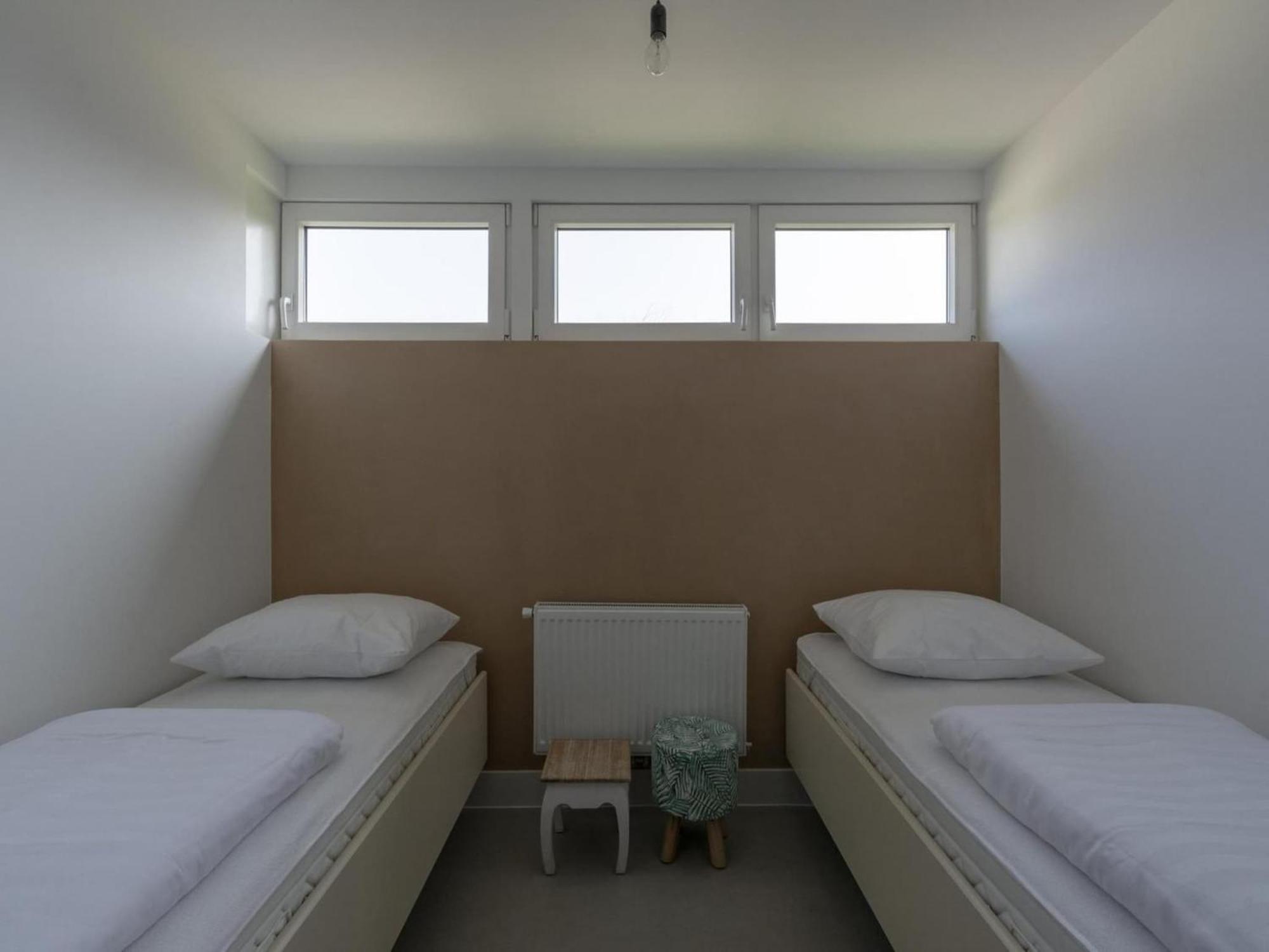 Attractive Bungalow With Modern Furnishings Sint Maartensvlotbrug Εξωτερικό φωτογραφία